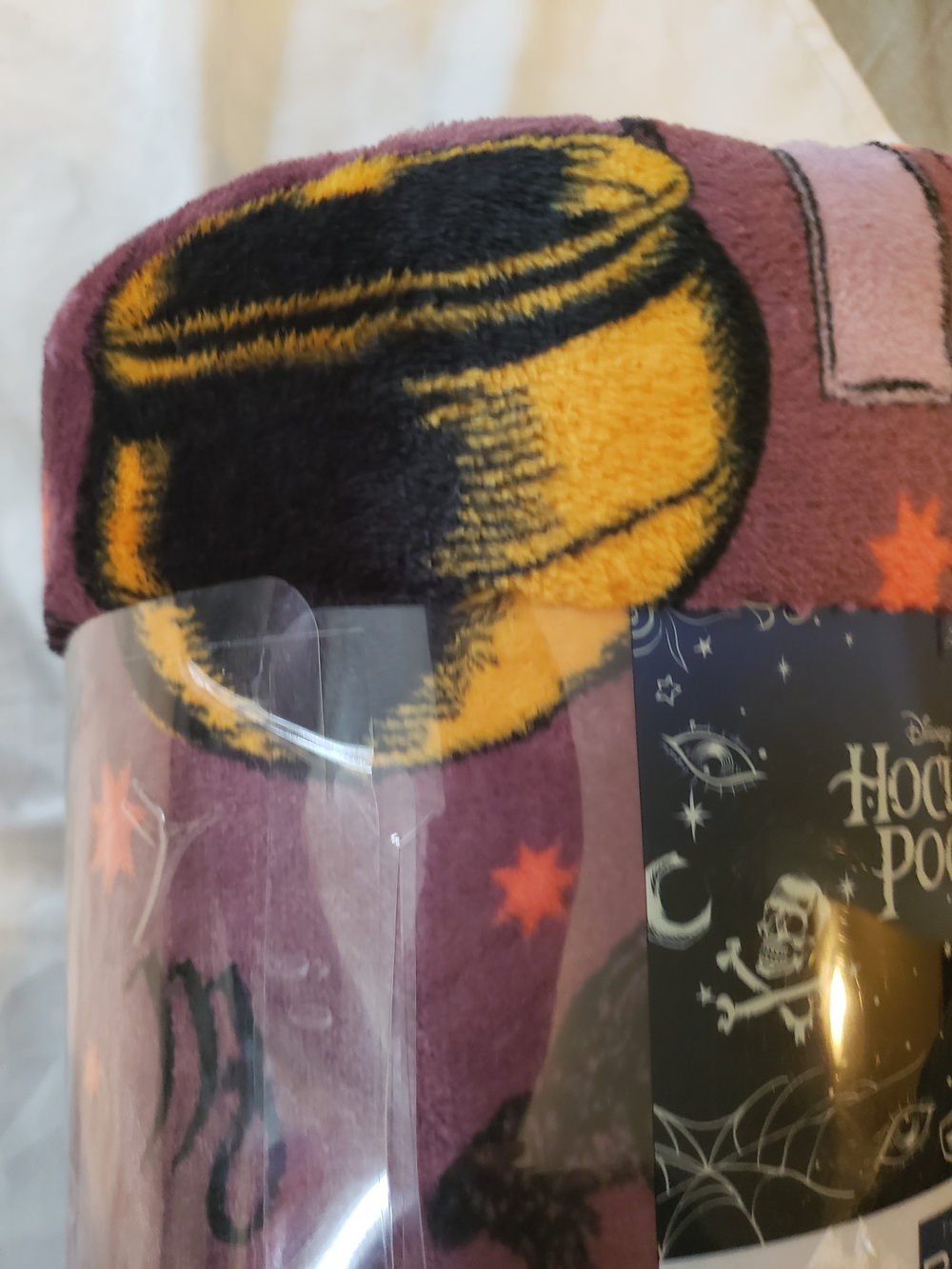 Disney Hocus Pocus Plush Throw Blanket - Purple & Orange - Picture 4 of 7